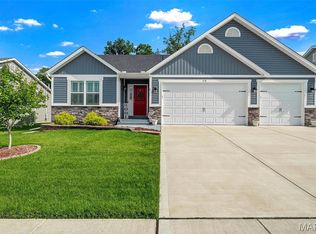 218 W Pine Creek Ct, Wentzville, MO 63385