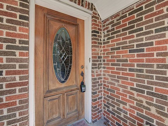 3rd image of 1711 Wentworth St