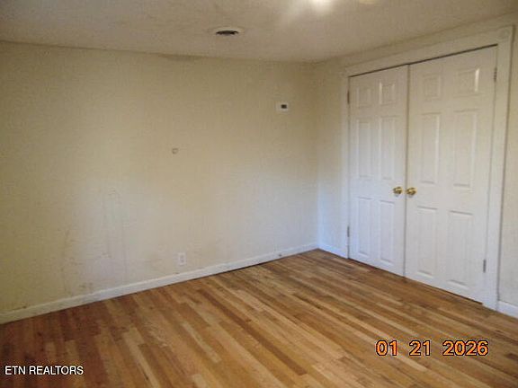 5th image of 129 Moore Ln