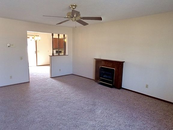 4th image of 1422 W Jefferson St