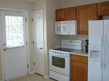 4th image of 6525 Point Comfort Ln
