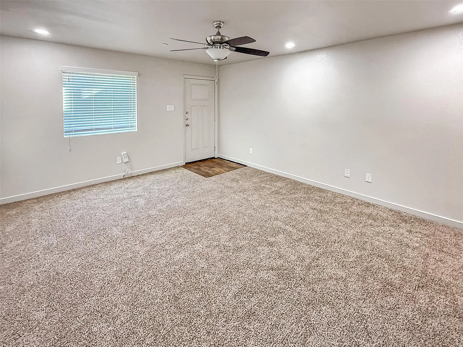 3 bed, 2.5 bath, 1772 sqft, $1,795 — Photo 4