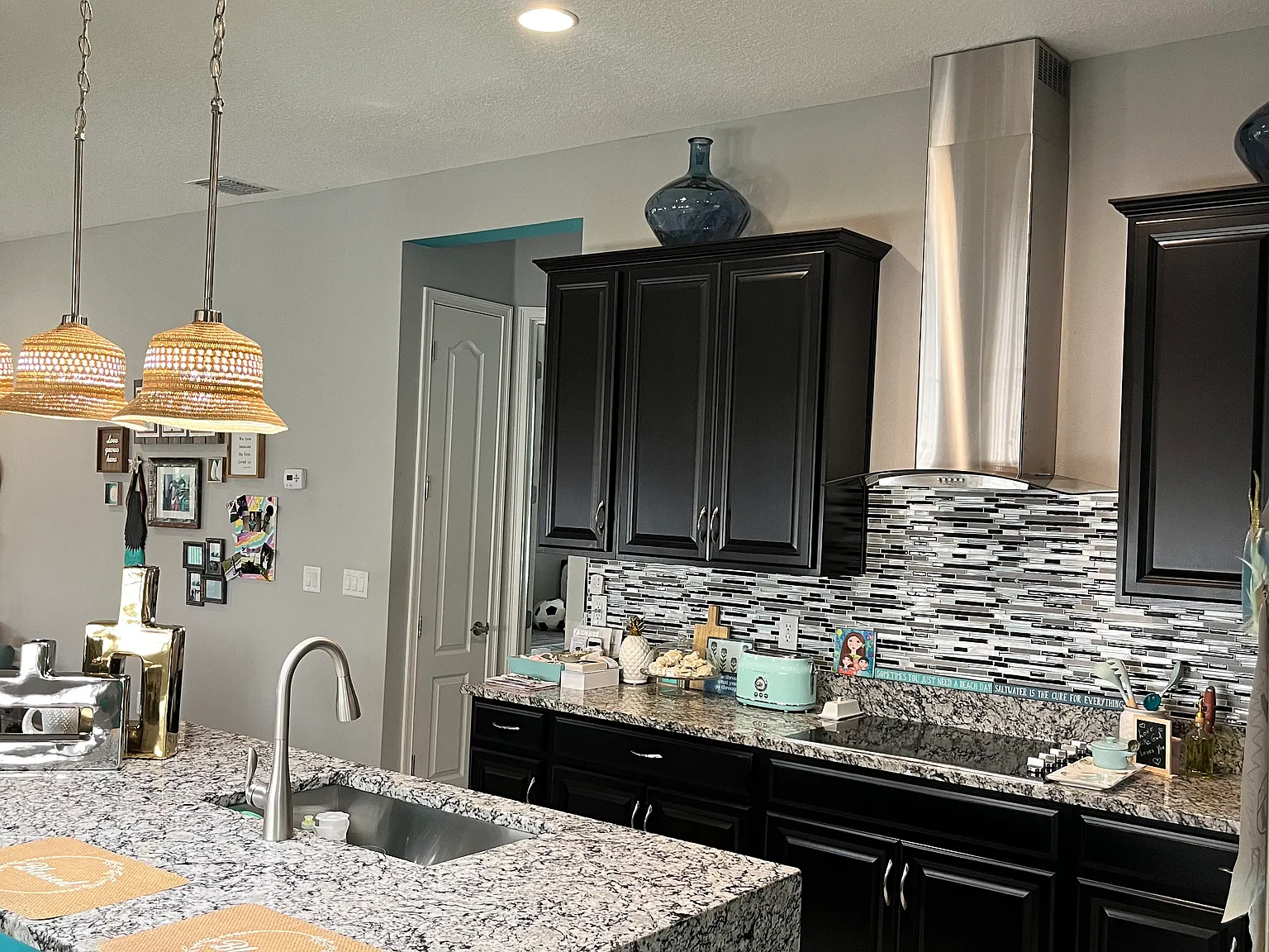 3 bed, 1963 sqft, $3,200 — Photo 3