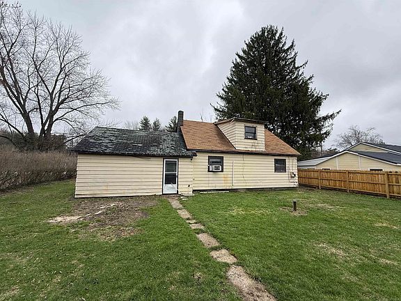 3rd image of 4639 Brott Rd