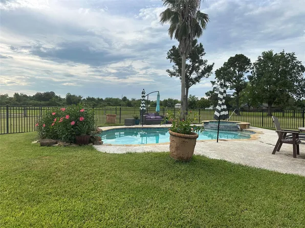 5250 Lauren Rd, Alvin, TX 77511