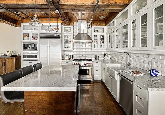 4th image of 110 Duane St #4R