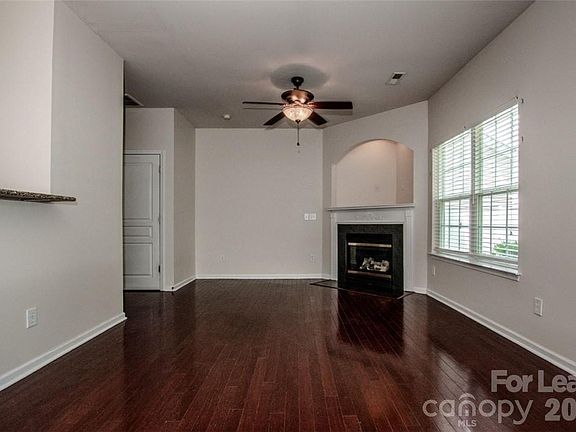 5th image of 11133 Aprilia Ln