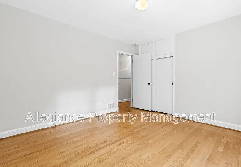 3548 N Valley St — Photo 22