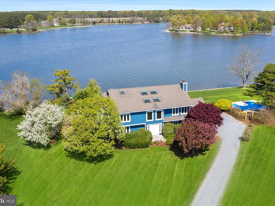 1st image of 104 Cove Creek Ct