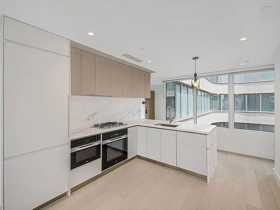 1st image of 208 Delancey St #6I