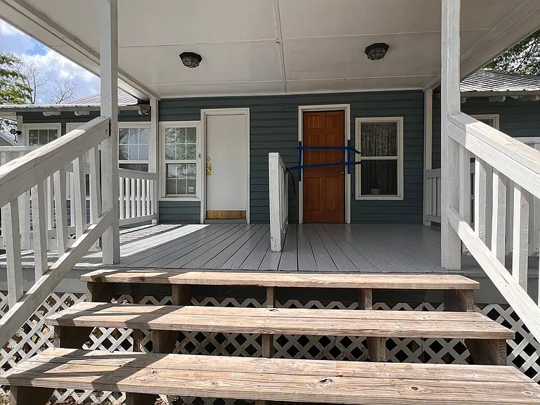 213 W Church St #B — Photo 8