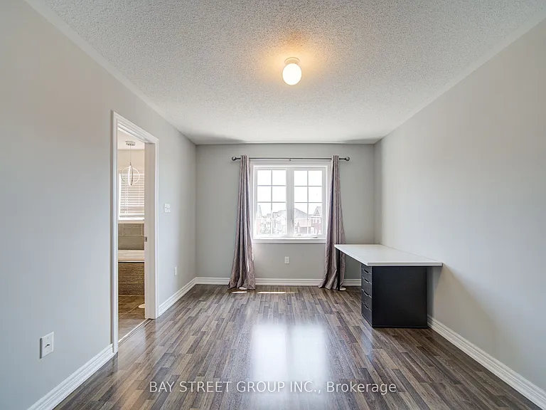 48 Roy Grove Way — Photo 18