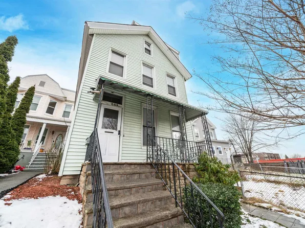 689 Communipaw Ave, Jersey City, NJ 07304