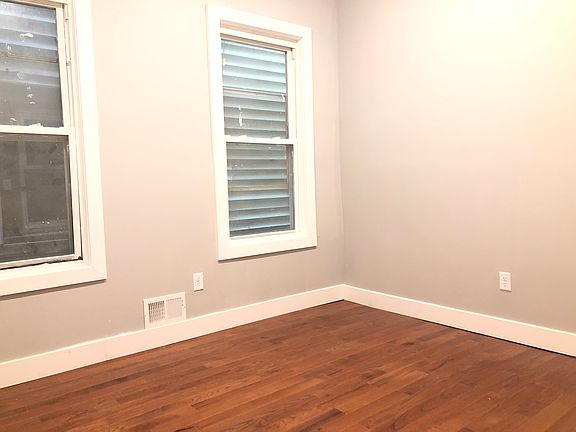 4th image of 35 Clendenny Ave #10E