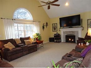 24x16 Family Room w/Fireplace