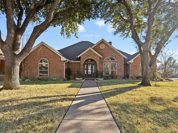 7100 Lincoln Dr, North Richland Hills, TX 76182