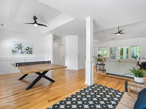 4th image of 4157 Buckingham Court