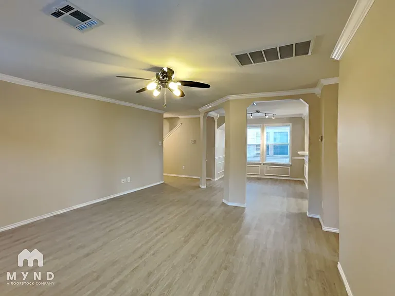 5644 Brougham Way — Photo 10