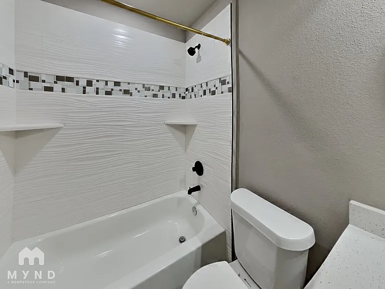 5401 Ashworth Ct — Photo 17