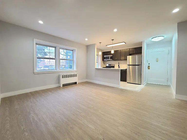 88 Forest Hill Pkwy #21J — Photo 3