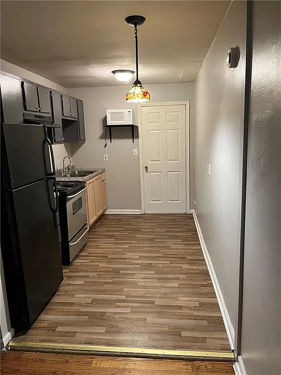 2 bed, 1.0 bath, 650 sqft, $1,200 — Photo 4