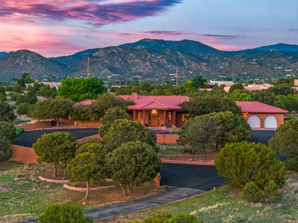 25 Toro Ln, Santa Fe, NM 87508