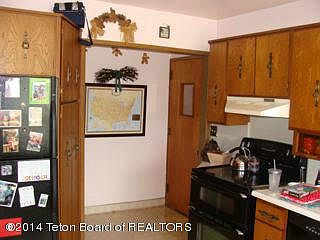5th image of 267 E Adams St