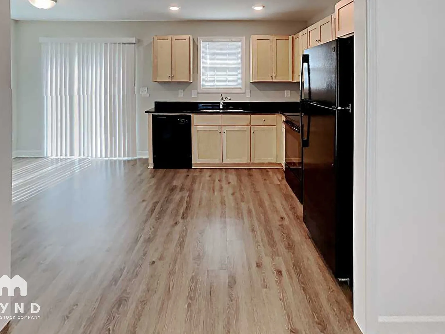 3 bed, 2.5 bath, 1260 sqft, $1,600 — Photo 4