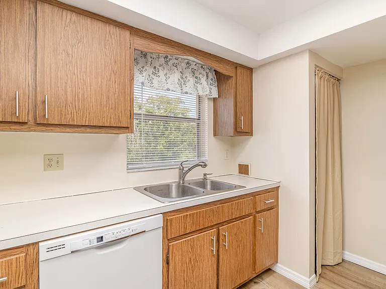 3135 Shady Dell Ln — Photo 14