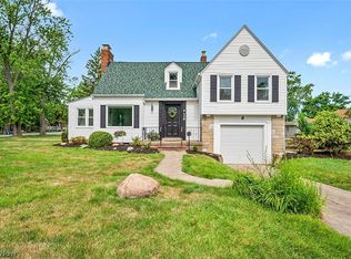 114 Lakeview Dr, Avon Lake, OH 44012