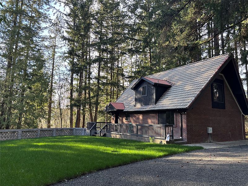 2nd image of 2103 46th Avenue NE