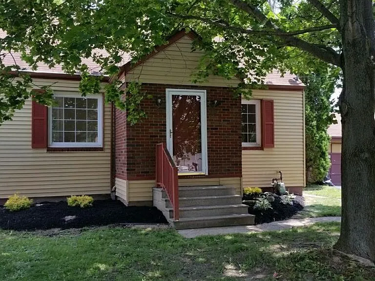 817 Taylor Ave — Photo 3