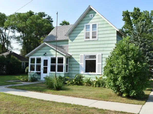 255 5th St SW, Perham, MN 56573