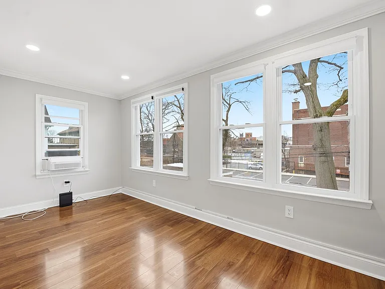 16 Munn St #2 — Photo 5