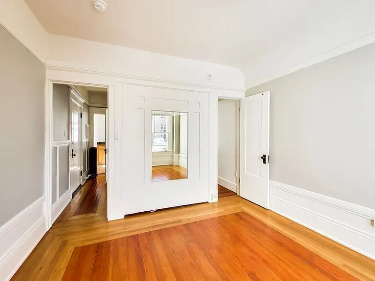 860 Bush Street — Photo 13