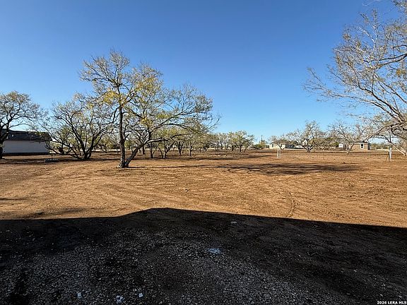 4th image of 1450 Corgey Rd.