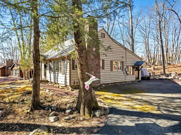 131 Crest Dr, Lake Harmony, PA 18624