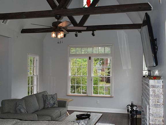 5th image of 1430 Azalea Dr