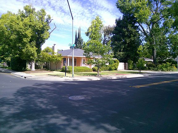 5th image of 1020 Sycamore Ave