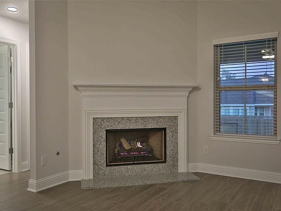 3rd image of 495 Terra Vista Cir