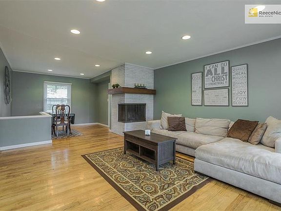 Open to Dining Space!
