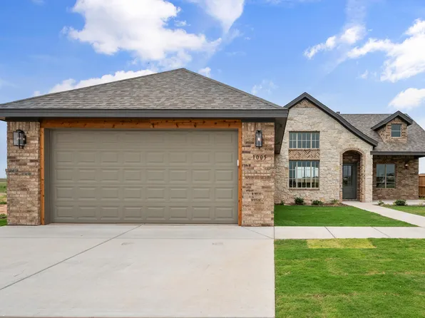 1005 N 5th St, Wolfforth, TX 79382