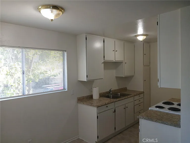 14551 Vose St #14551C — Photo 8