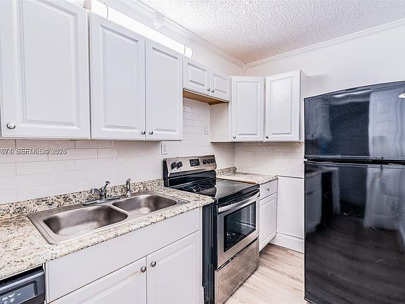 5th image of 1251 NE 108th St APT 221