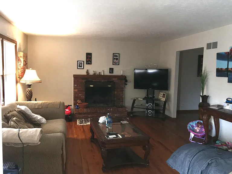 2409 Manchester Rd — Photo 12