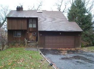 16 Blanchard Dr, Northport, NY 11768