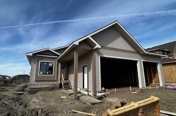 1st image of 10656 S 147 Avenue Rural Grande Pr #1