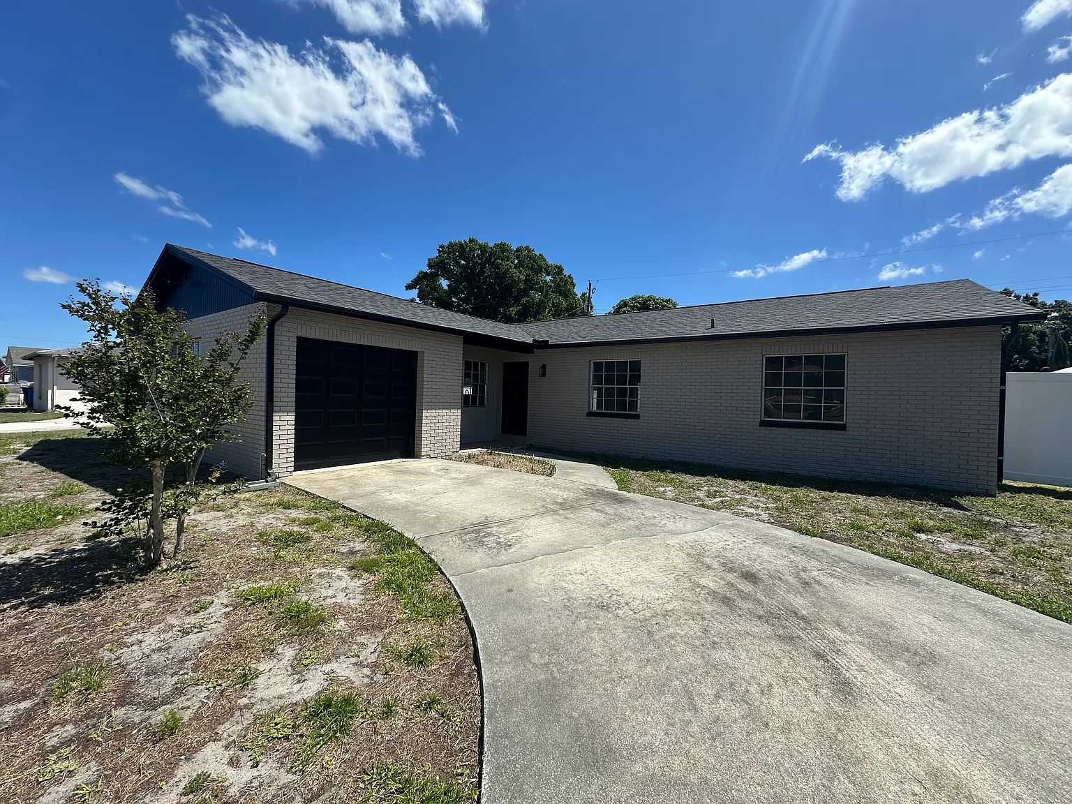 3 bed, 1600 sqft, $2,100 — Photo 2