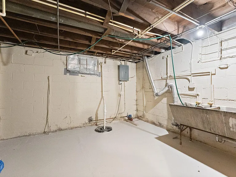 4650 Maryland St — Photo 22