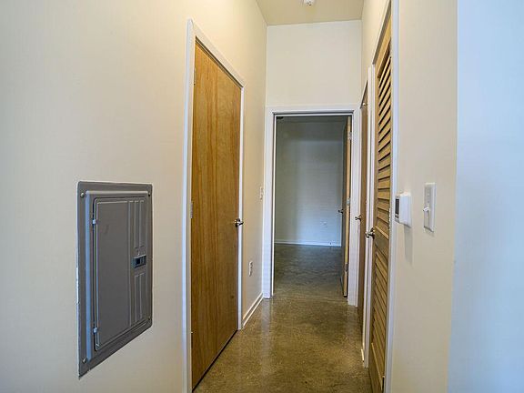 4th image of 1404 Bainbridge St #A